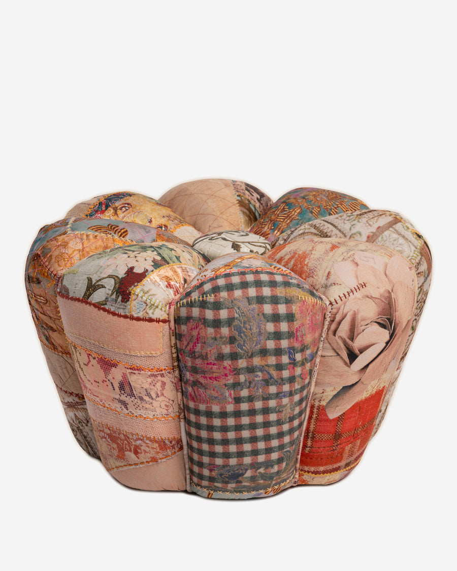 Small Pouf in Cynzia.Assemblage 12