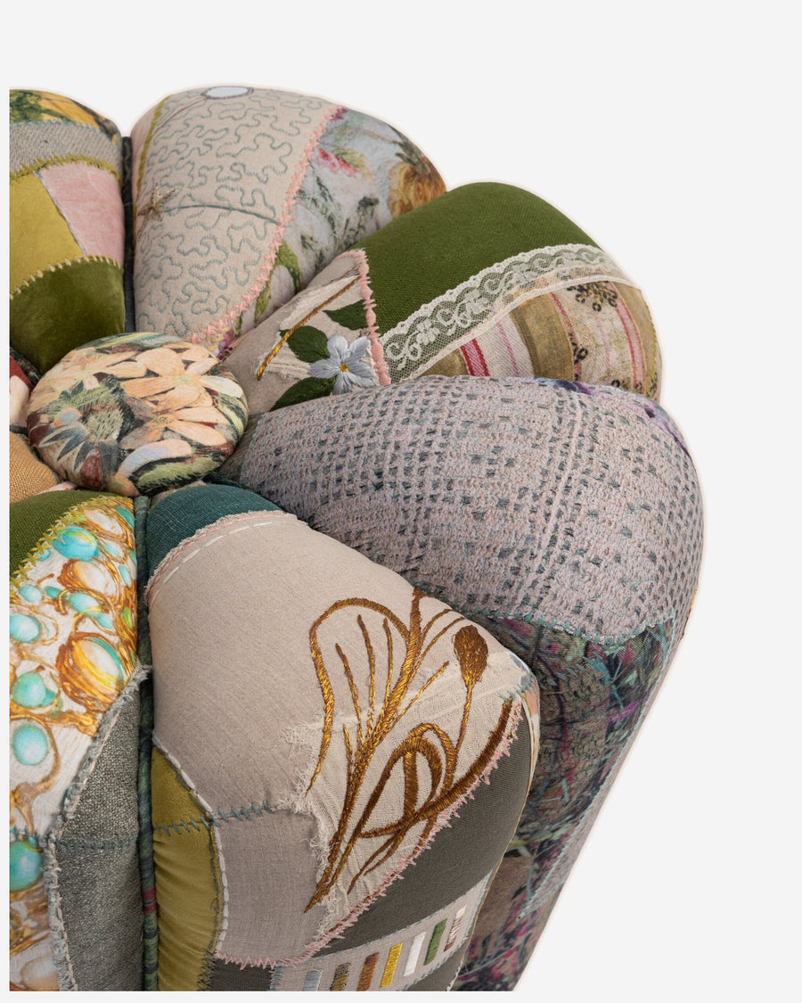 Large Pouf in Cynzia.Assemblage 31