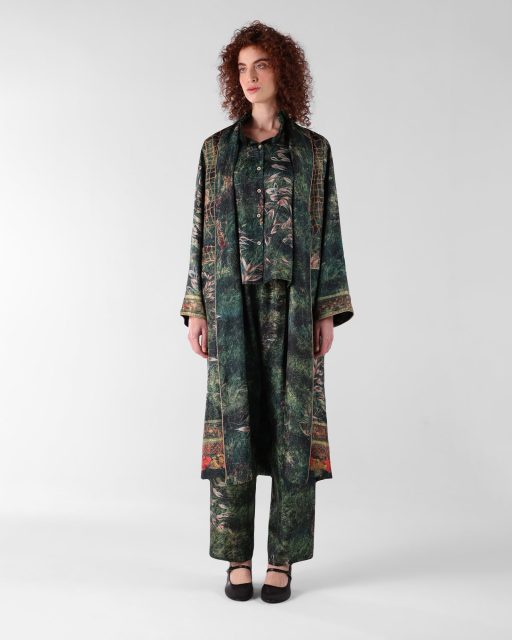 1 BOKJA ROBE REVERSIBLE LADY IN GARDEN